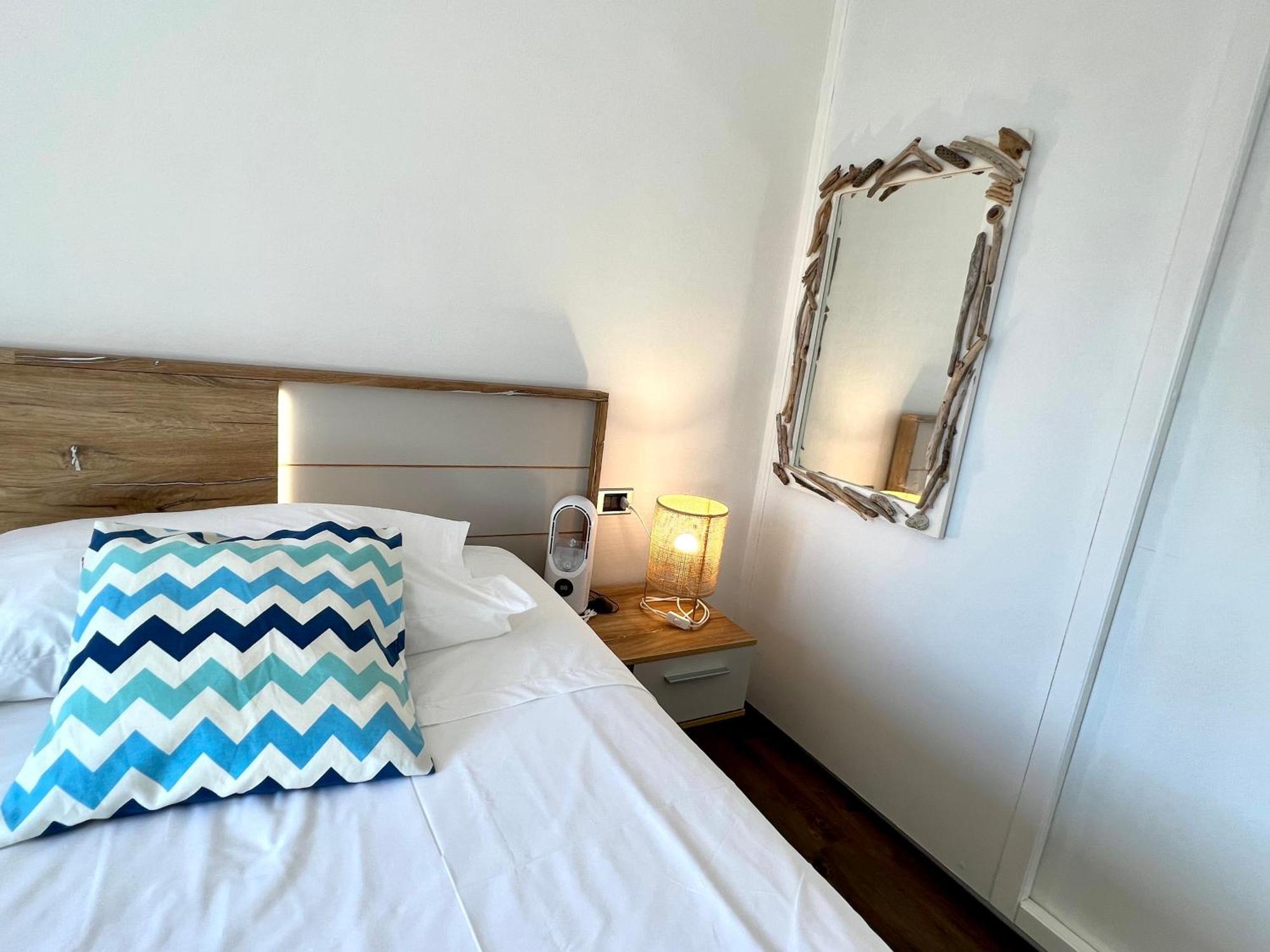 Vila Vera Seafront Apartments Sumartin Ngoại thất bức ảnh