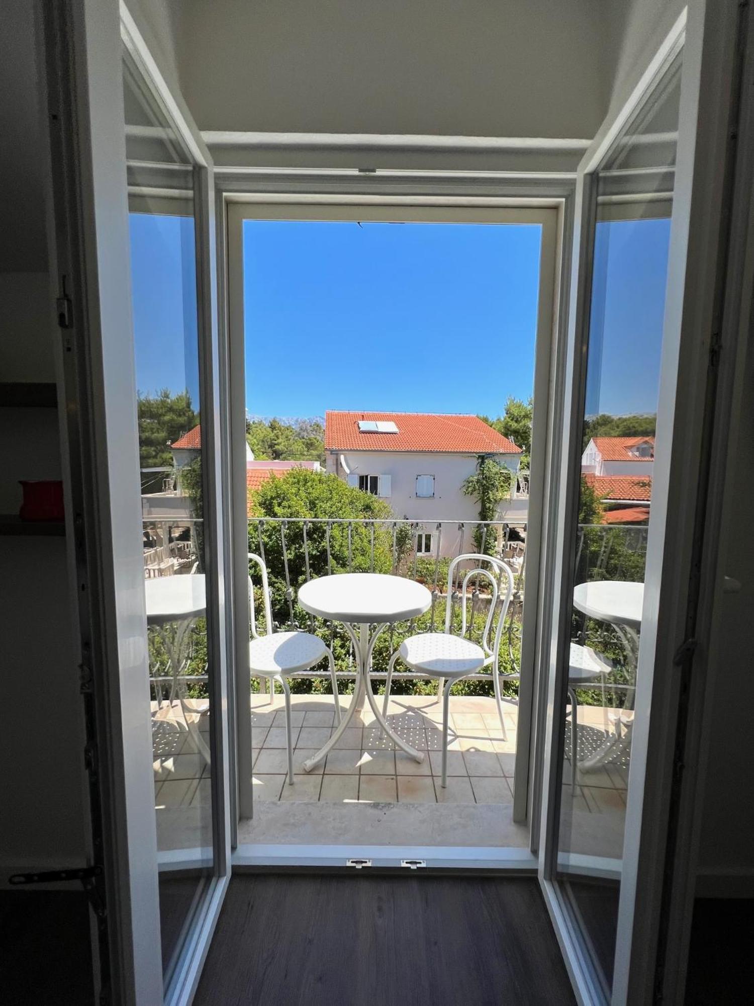 Vila Vera Seafront Apartments Sumartin Ngoại thất bức ảnh